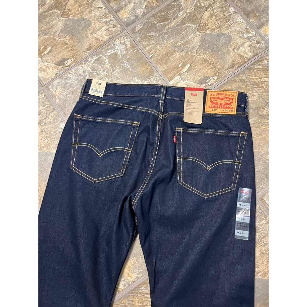 Levi's 505 Regular Fit Jeans Mens 36x30 Dark Indigo NWT Straight Leg - Picture 4 of 10